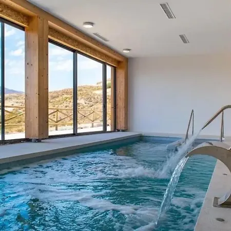 Paraiso Pueblo Stunning Views 3 Bedroom Apartamento Estepona